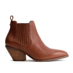 PATINA Portland leather Dakota boot
Tucson 
Size 7 
New without box